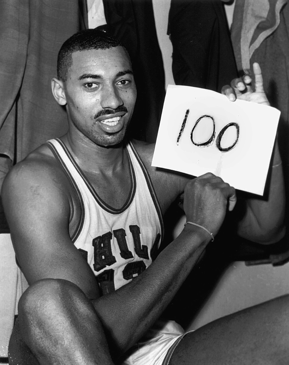 100分先生！今天是传奇球星威尔特-张伯伦诞辰纪念日